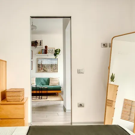 Luxury Flat Design District - Isola Apartment *